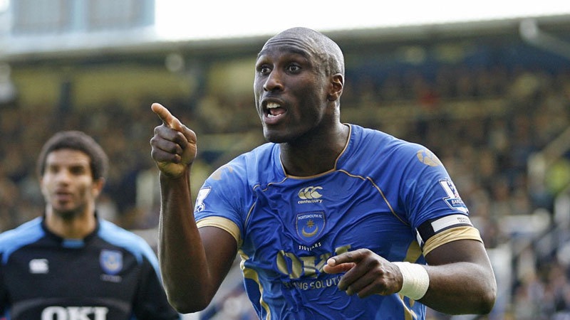 Nhưng khi đang đỉnh cao thì bất ngờ cầu thủ Sol Campbell lại rời pháo thủ