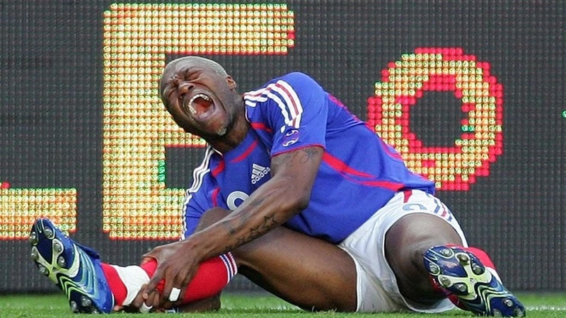 Thứ ngăn cản cầu thủ Djibril Cisse trở thành cầu thủ tài năng chính là chấn thương