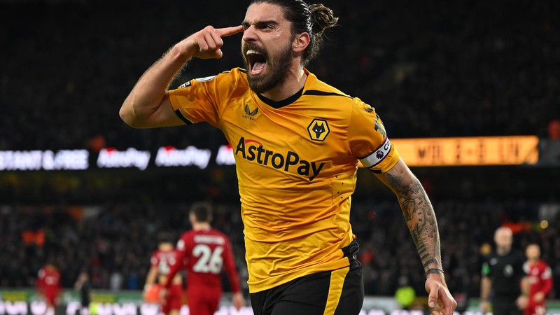 Sau đó cái tên này đã thực sự chơi ấn tượng trong màu áo của Wolves