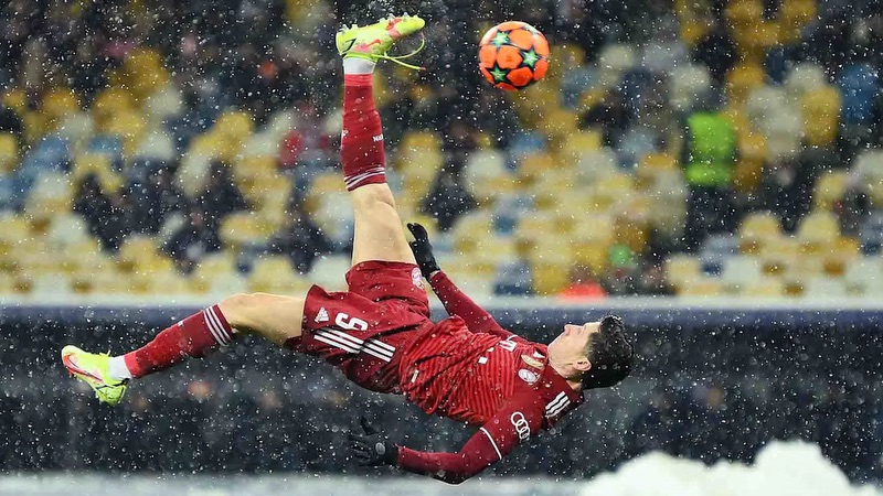 Không sai khi khẳng định cầu thủ Robert Lewandowski là một trong những chân sút hàng đầu Không sai khi khẳng định cầu thủ Robert Lewandowski là một trong những chân sút hàng đầu